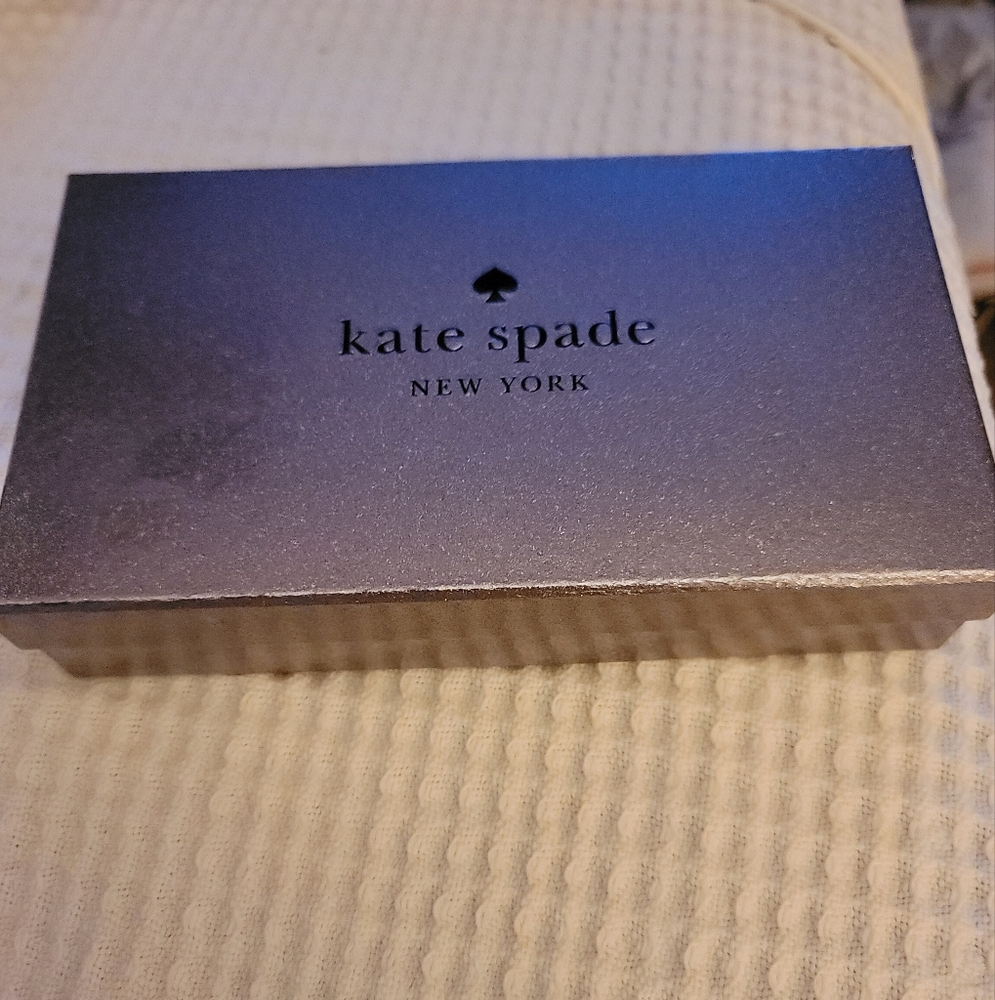 Kate Spade Glimmer Boxed Medium Flap Phone Wristlet Wallet SILVER Glitter/ BNWT - Picture 6 of 6